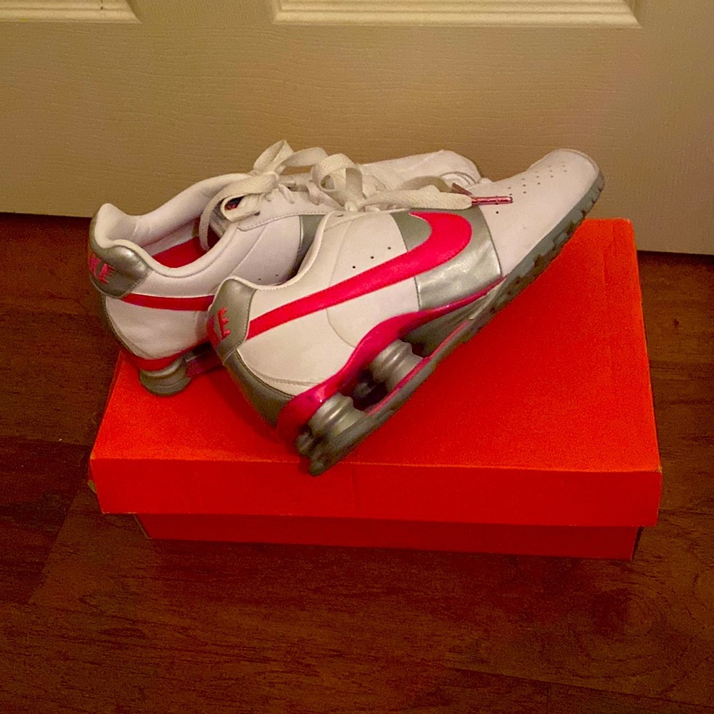 🏀never  worn woman’s Nike basketball shoes.🏀